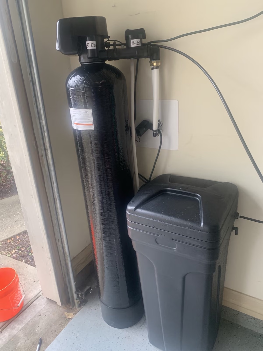 Large-capacity softener and brine tank 2